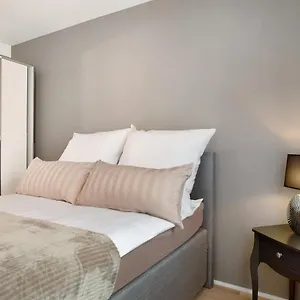  Apartment Roemerpark Bergblick
